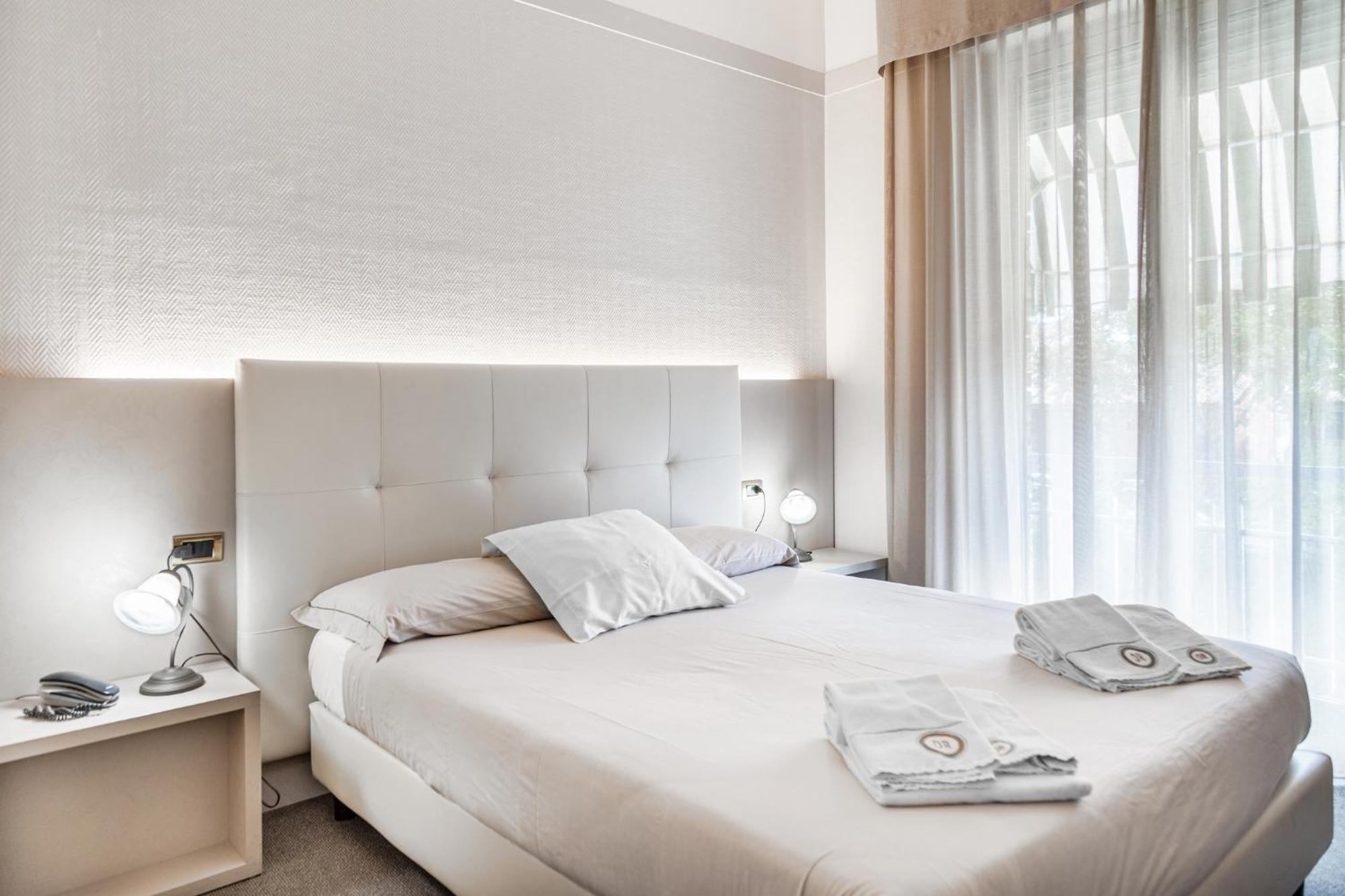 Hotel Augustus Фано Екстериор снимка